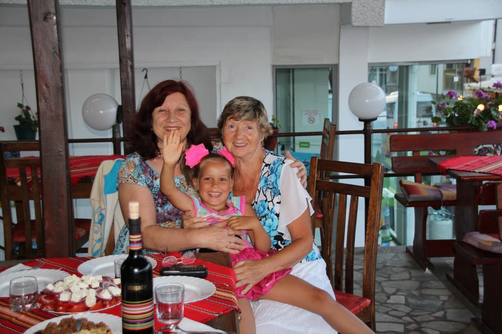 Family Hotel Verona Sozopol Habitación foto