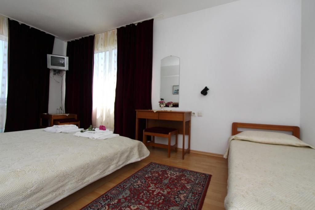 Family Hotel Verona Sozopol Habitación foto