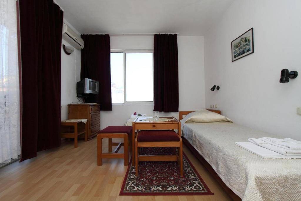 Family Hotel Verona Sozopol Habitación foto